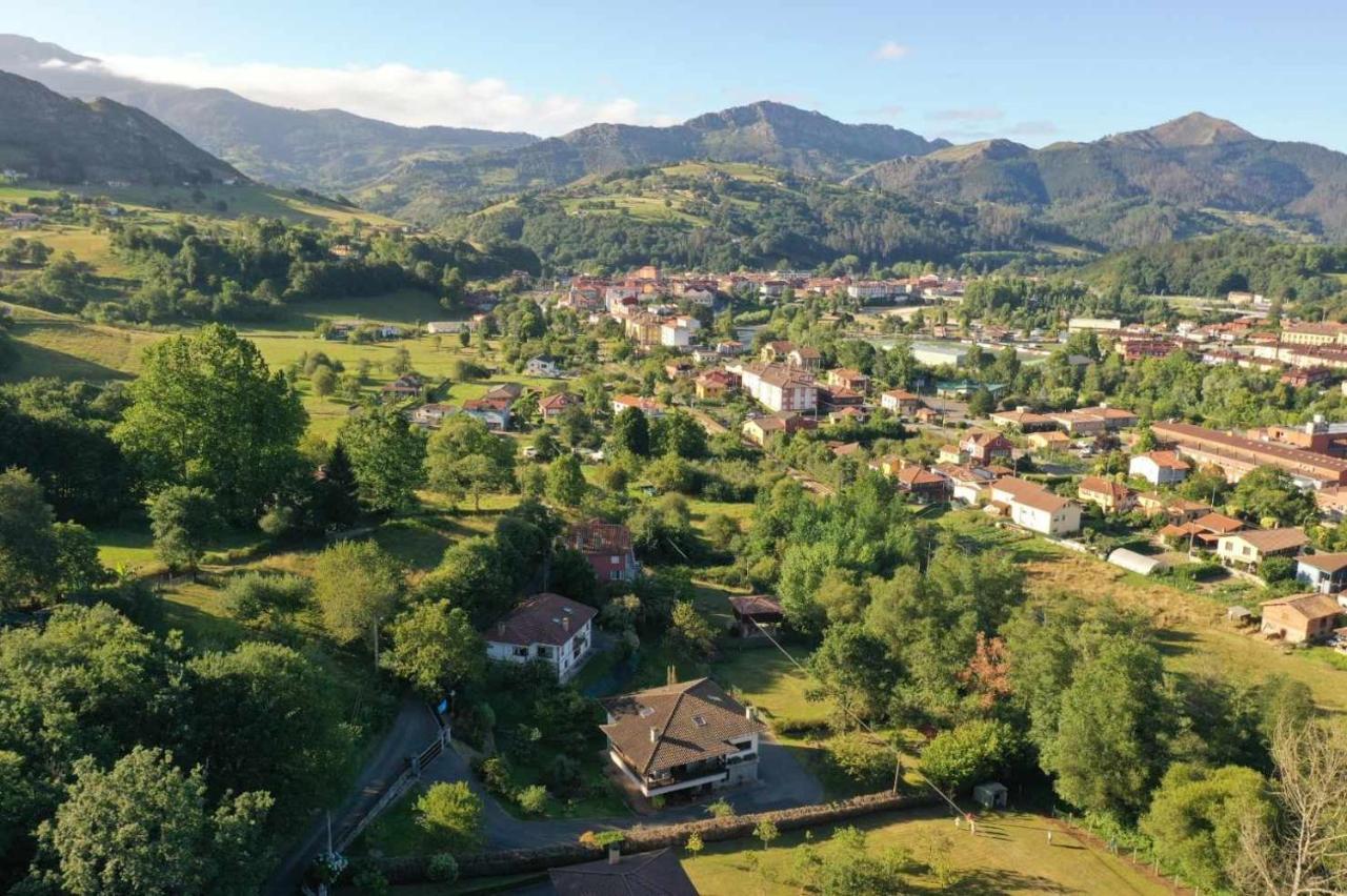 Casa De Los Carpinteros Arriondas Buitenkant foto