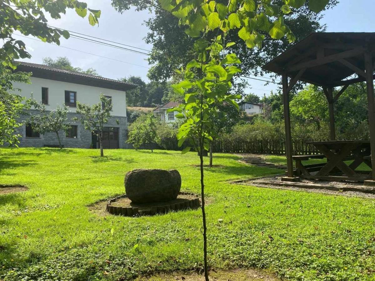 Casa De Los Carpinteros Arriondas Buitenkant foto